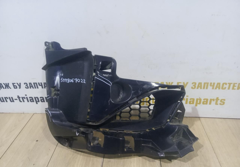Вставка переднего бампера правая бу BMW 2M F87 OEM 51118067022
