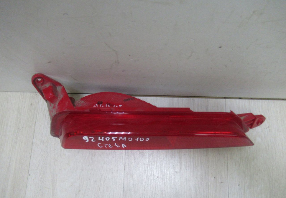 Противотуманная фара (Птф) задняя левая Hyundai Creta oem 92405m0100 (сломано 1 креплении)