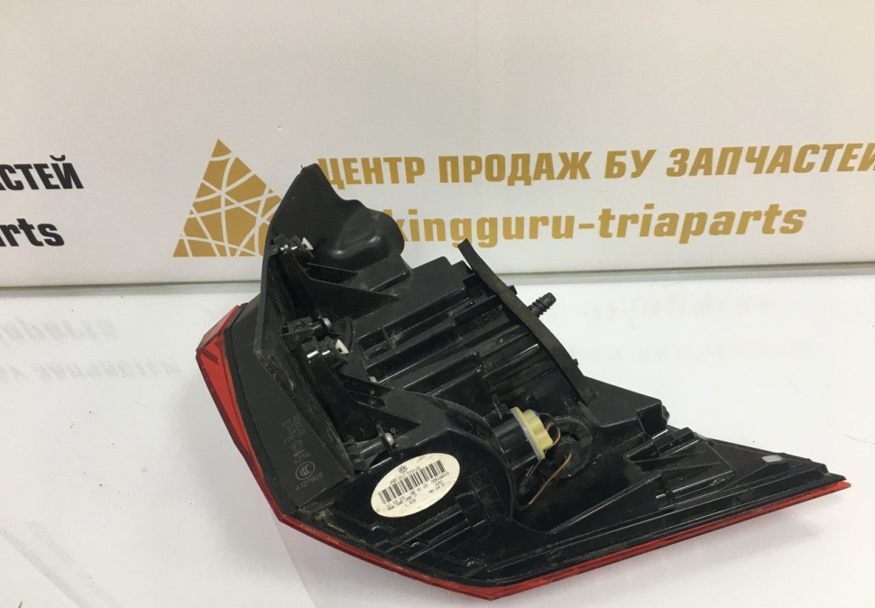 Фонарь левый внешний Volkswagen Tiguan 2 oem 5NA945095a