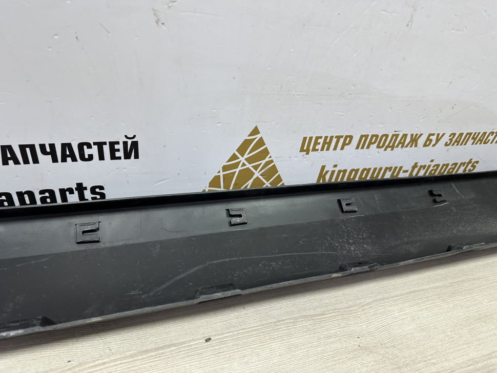 Порог правый бу Skoda Yeti OEM 5L0853856A