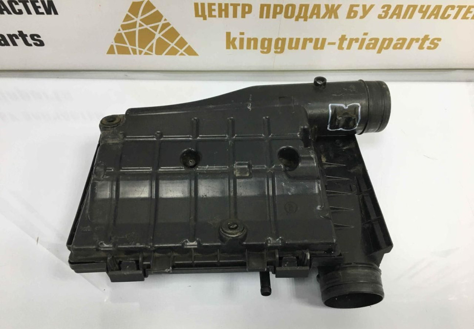 Корпус воздушного фильтра Skoda Rapid Volkswagen Golf 7 OEM 04E129611G Корпус воздушного фильтра Skoda Rapid Volkswagen Golf 7 OEM 04E129611G