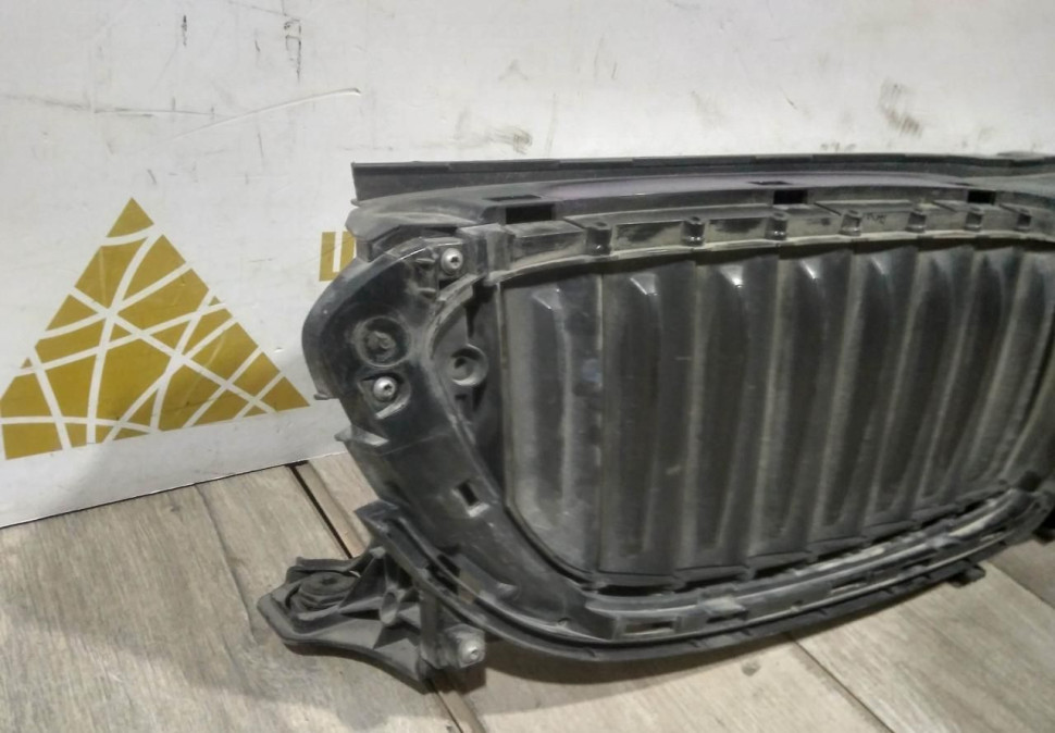 Воздушная заслонка бу BMW 6 G32 GT OEM 51137497775 Воздушная заслонка бу BMW 6 G32 GT OEM 51137497775