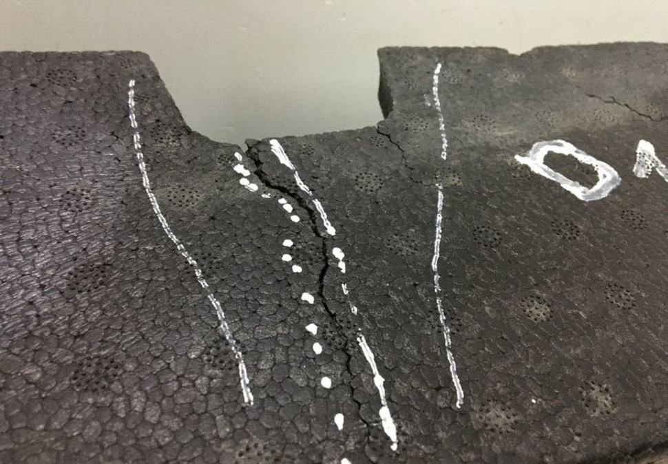 Абсорбер заднего бампера Volkswagen Polo седан oem 6RU807251A (трещины )