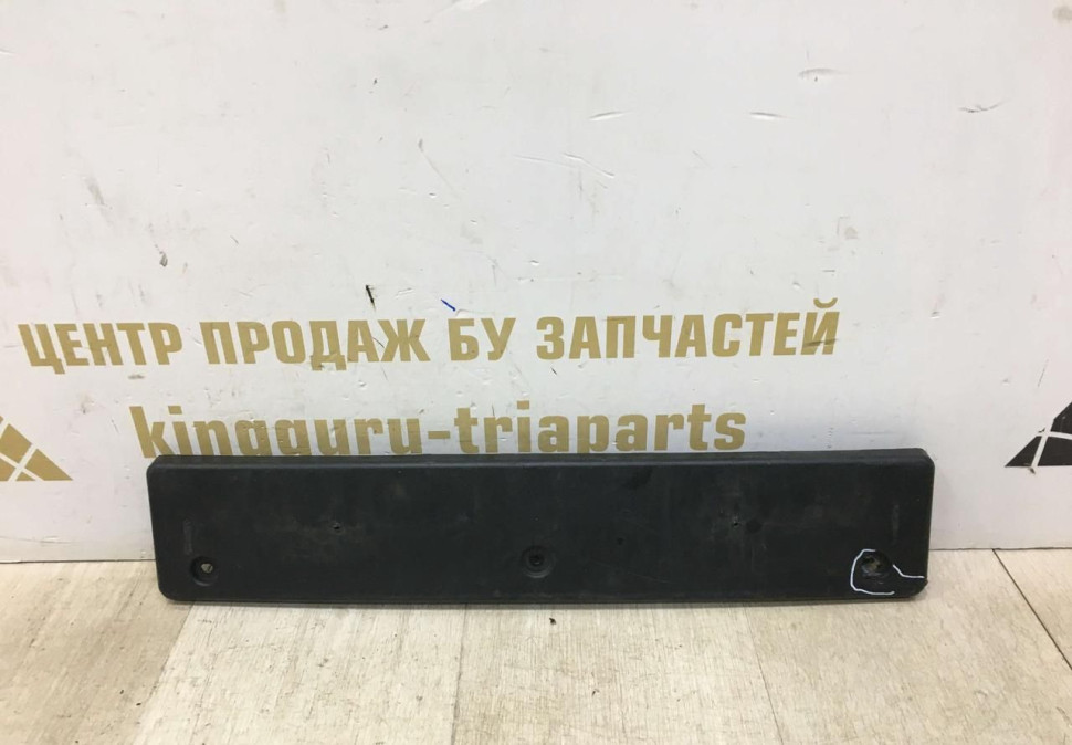 Подиум номерного знака Hyundai Tucson 3 рест 2015 oem 86529D7500