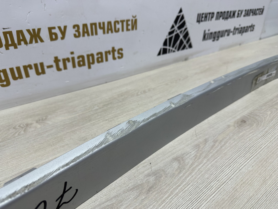 Накладка правого порога бу Renault Duster OEM 769513147R