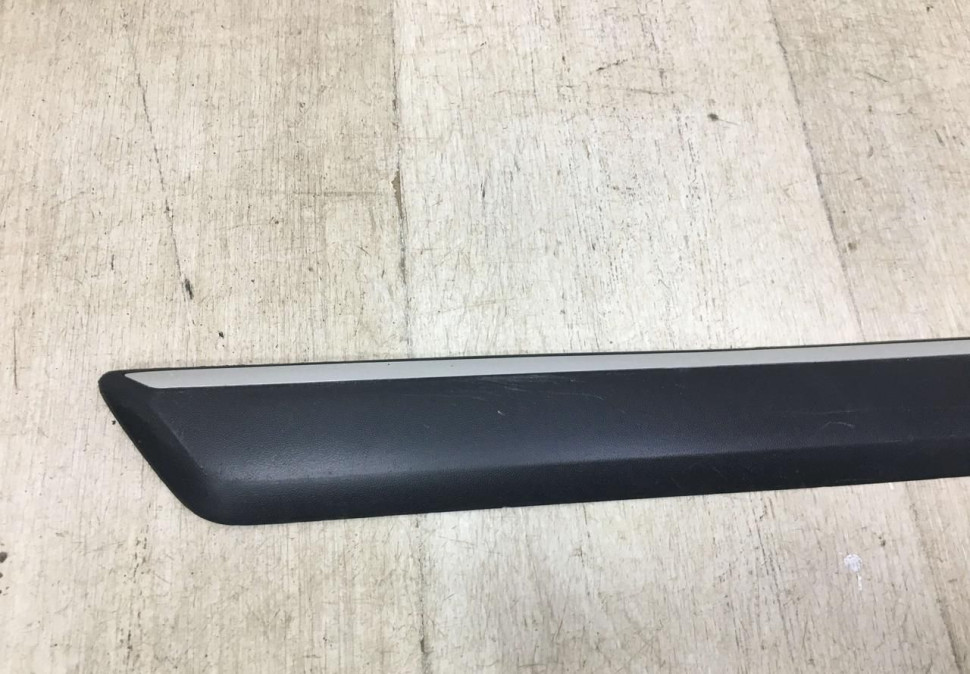 Молдинг двери задний правый бу Skoda Yeti OEM 5L0853536B Молдинг двери задний правый бу Skoda Yeti OEM 5L0853536B