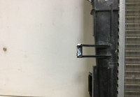 Радиатор охлаждения бу Lada Largus OEM 214105731R (слом.2креп)  (скл-3)