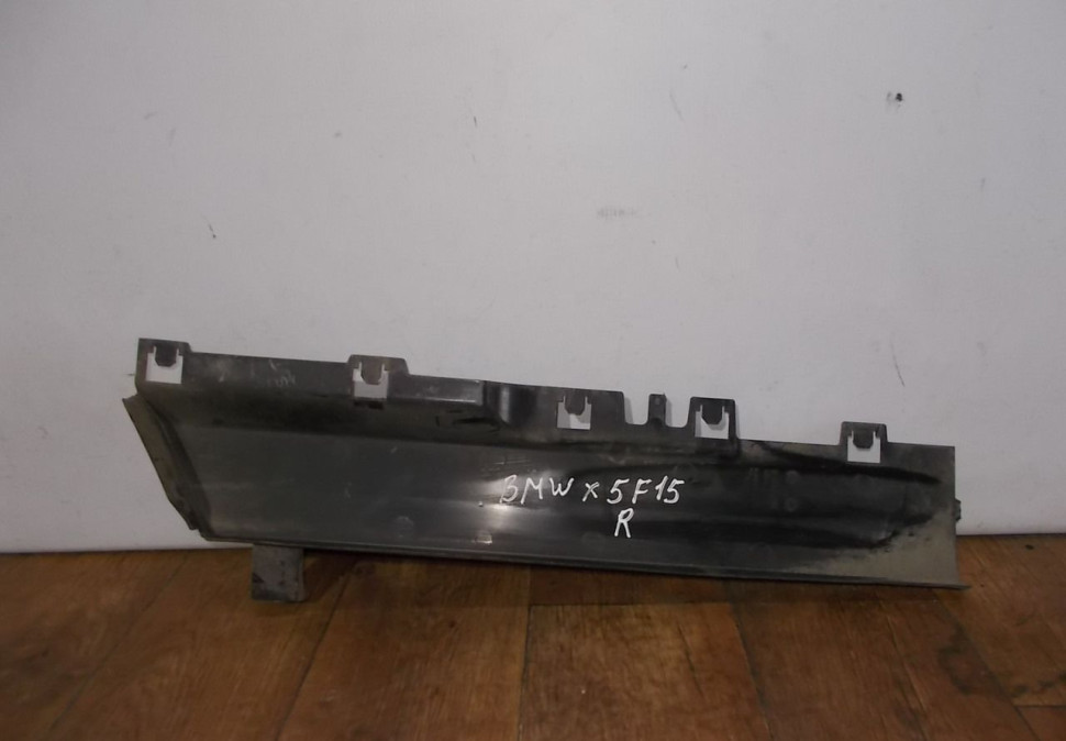 Дефлектор радиатора правый бу BMW X5 F15