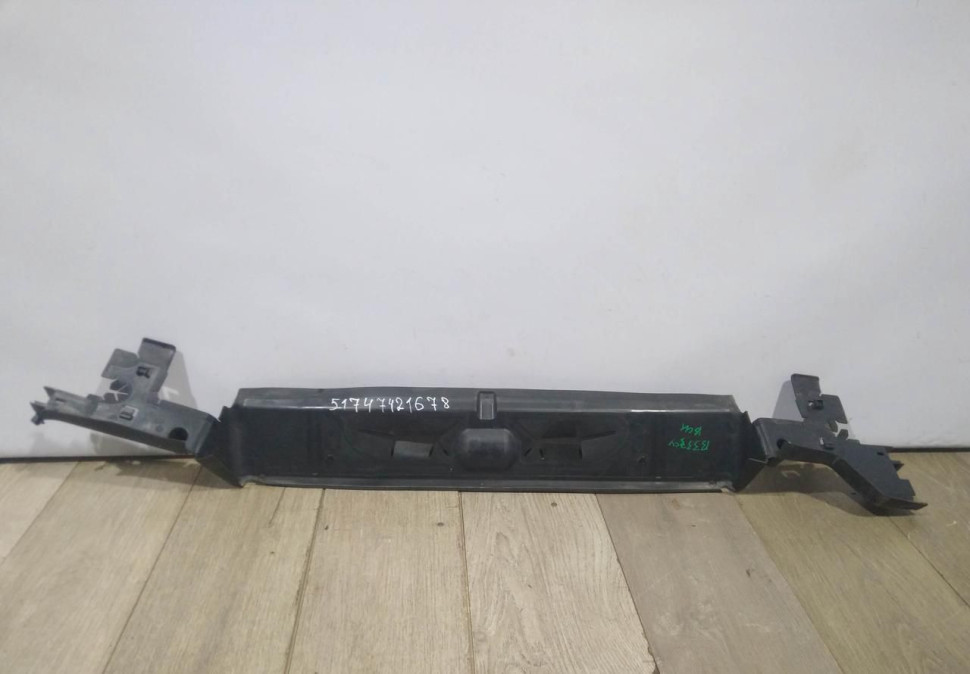 Воздуховод радиатора нижний для BMW X5 G05 OEM 51747421678