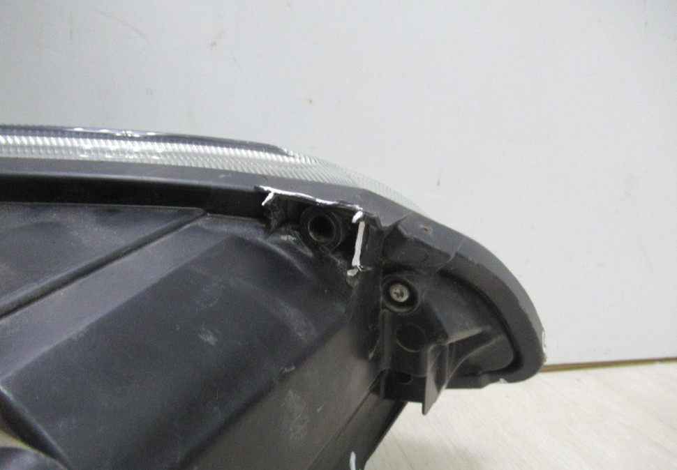 Фара левая Lada Kalina 2 (Слом.все крепл) (дефект на стекле) (скл-3) Фара левая Lada Kalina 2 (Слом.все крепл) (дефект на стекле) (скл-3)