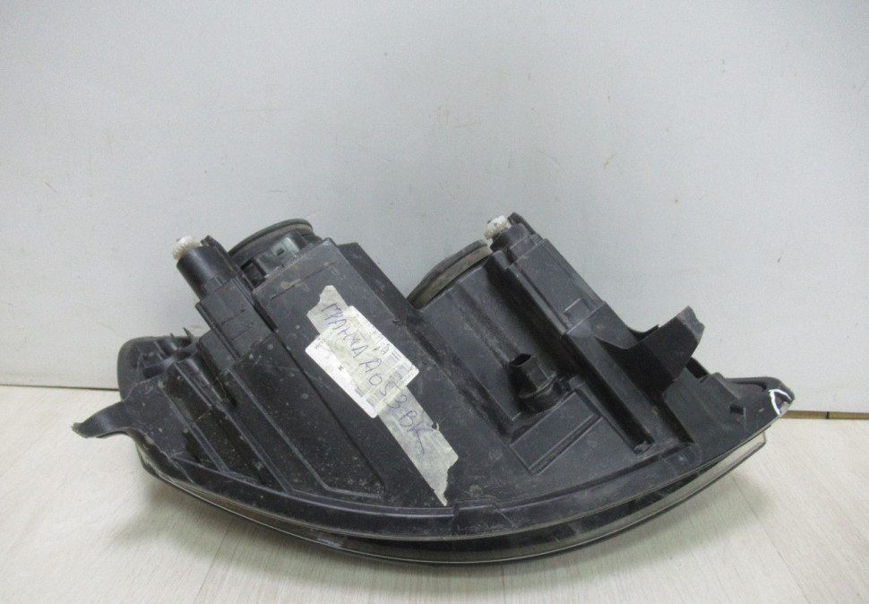 Фара левая Lada Kalina 2 (Слом.все крепл) (дефект на стекле) (скл-3) Фара левая Lada Kalina 2 (Слом.все крепл) (дефект на стекле) (скл-3)