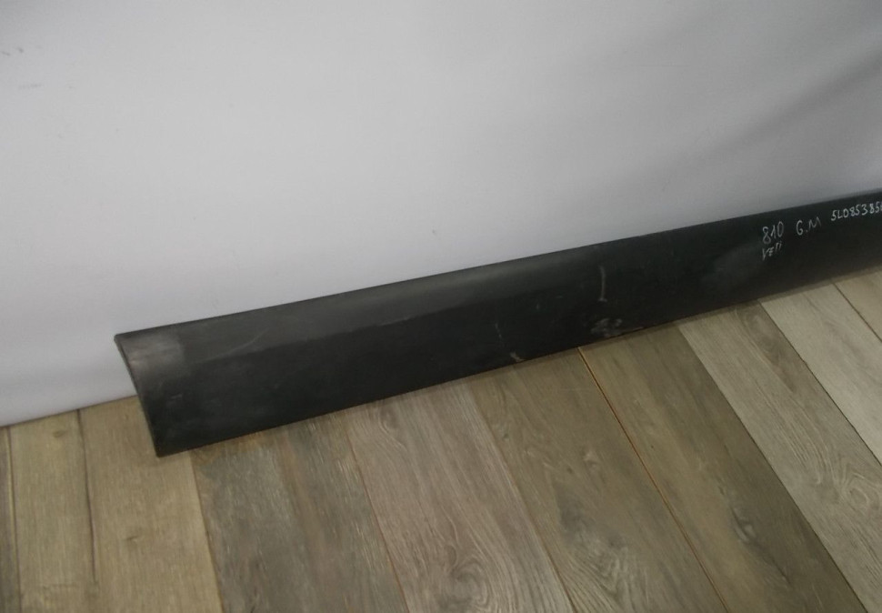 Порог правый бу Skoda Yeti OEM 5L0853856G Порог правый бу Skoda Yeti OEM 5L0853856G