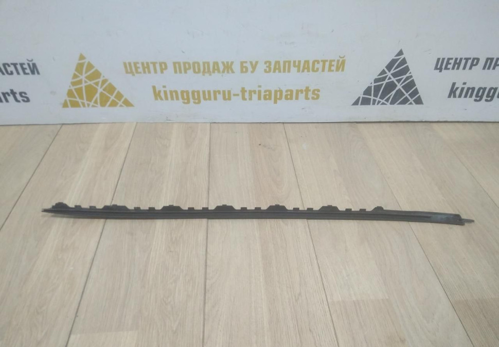 Молдинг лобового стекла правый бу BMW X5 F15 OEM 51317462206
