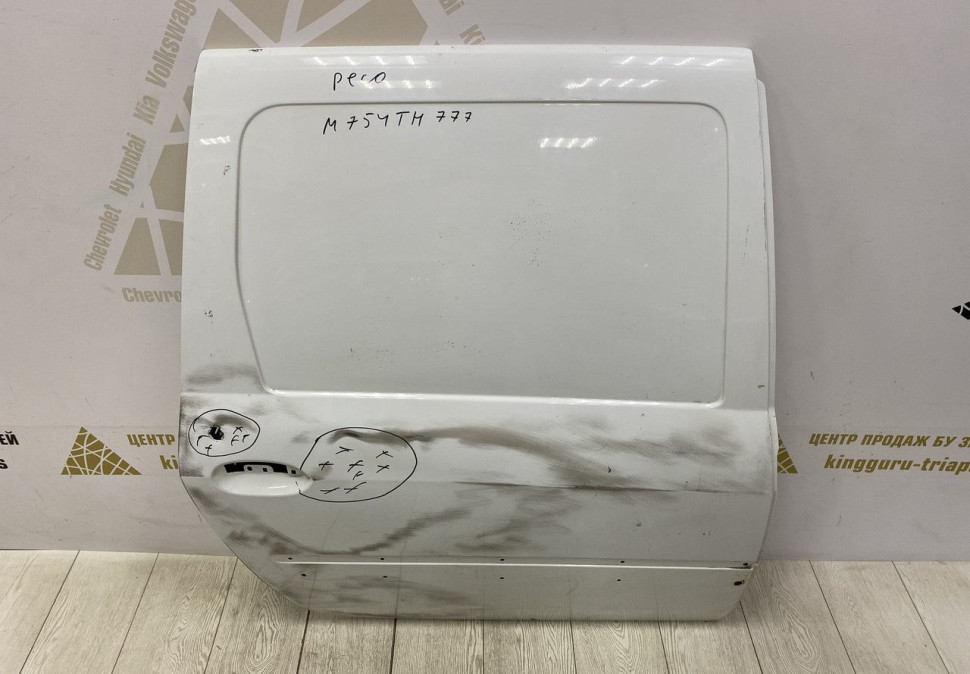 Дверь задняя правая Lada Largus 12-21 oem 821009310R (скл-3) Дверь задняя правая Lada Largus 12-21 oem 821009310R (скл-3)