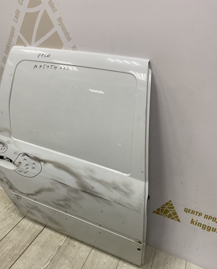 Дверь задняя правая Lada Largus 12-21 oem 821009310R (скл-3) Дверь задняя правая Lada Largus 12-21 oem 821009310R (скл-3)