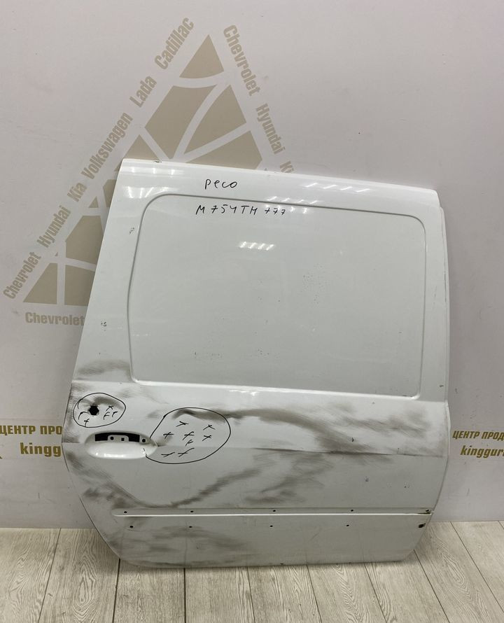 Дверь задняя правая Lada Largus 12-21 oem 821009310R (скл-3) Дверь задняя правая Lada Largus 12-21 oem 821009310R (скл-3)