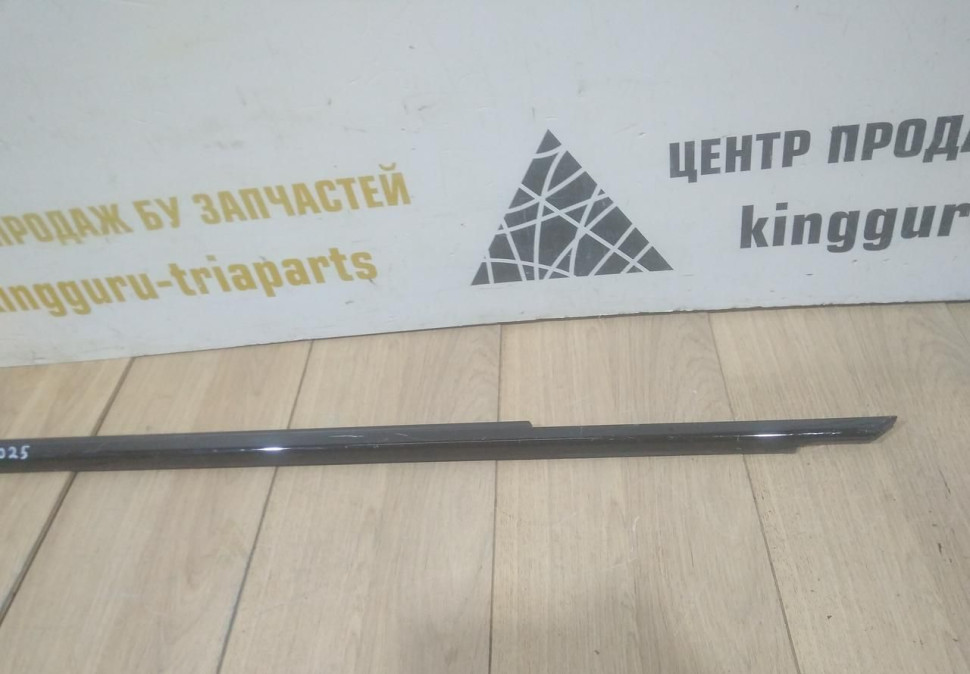 Молдинг двери передний левый бу BMW 5 G30 OEM 51337404025