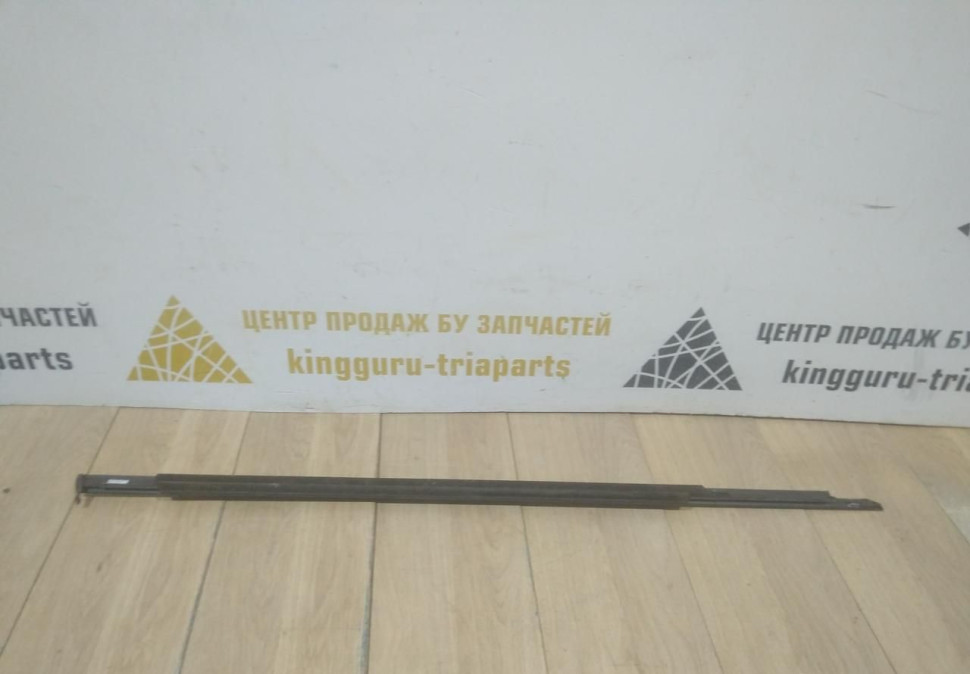 Молдинг двери передний левый бу BMW 5 G30 OEM 51337404025