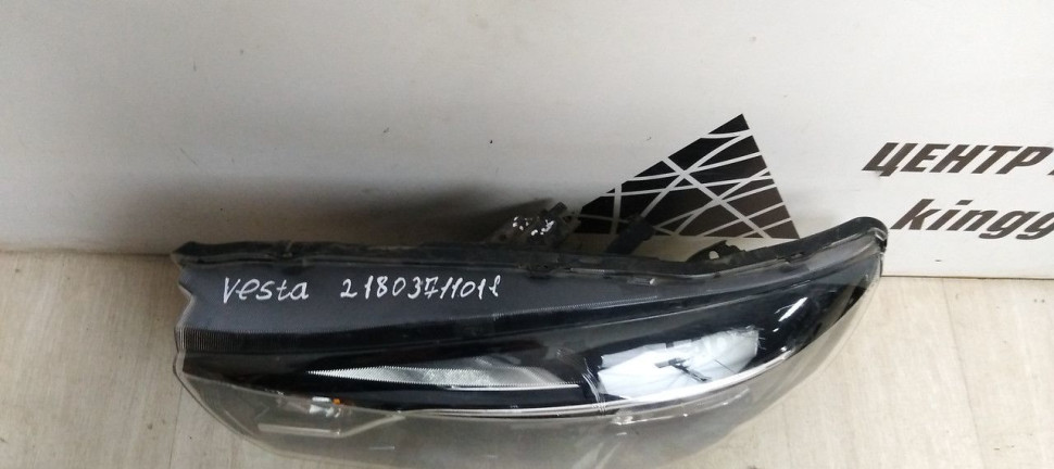 Фара передняя левая Lada Vesta (15>) oem 21803711011 (скл-3) Фара передняя левая Lada Vesta (15>) oem 21803711011 (скл-3)