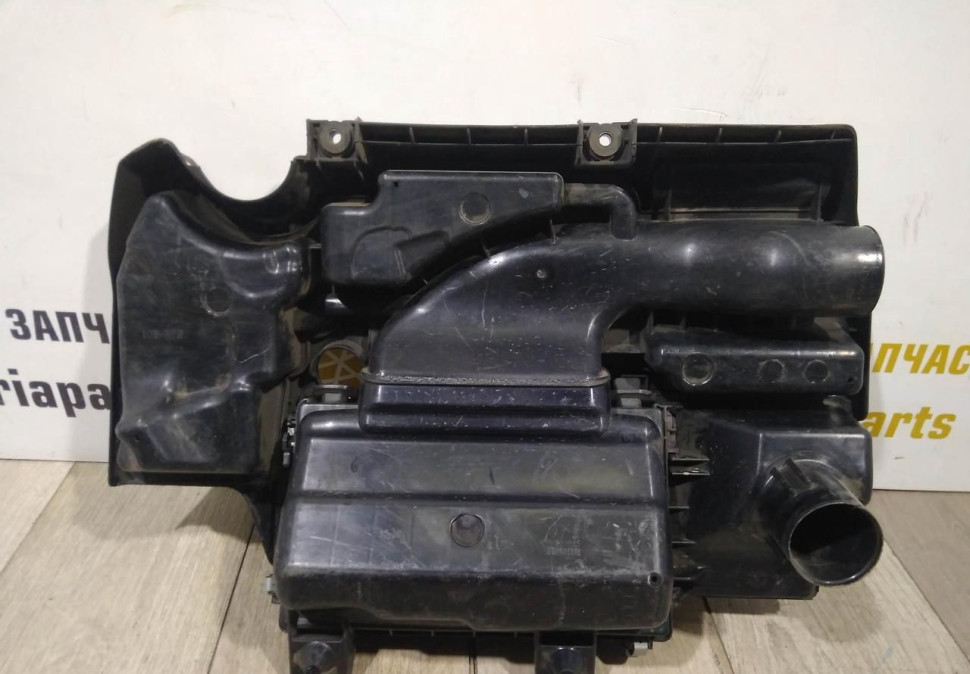 Крышка двигателя бу Suzuki Swift OEM 8032930010