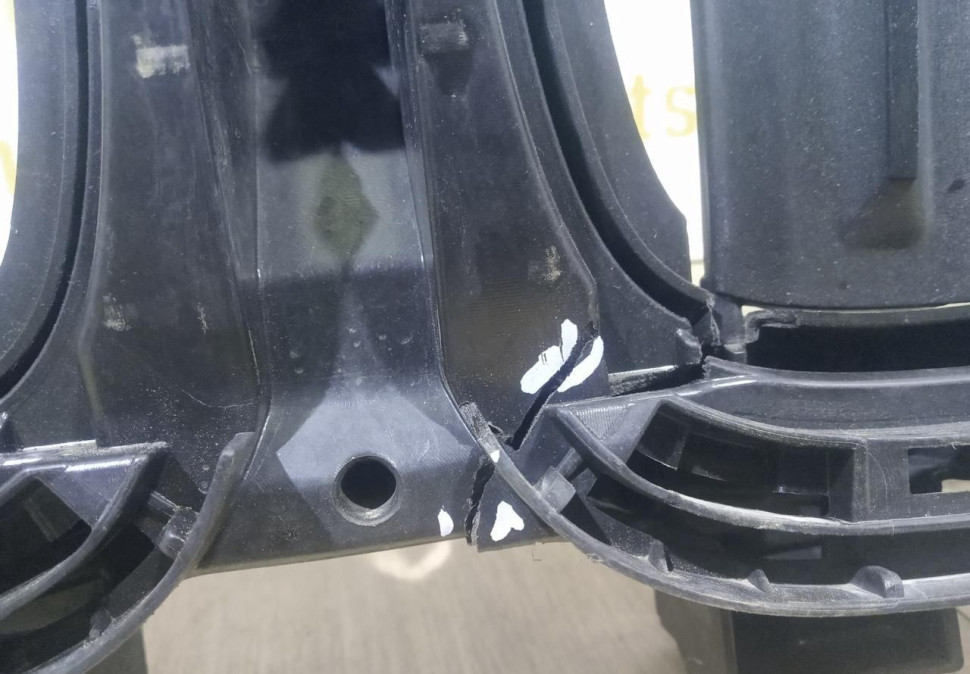 Воздушная заслонка бу BMW 6 G32 GT OEM 51137497775 Воздушная заслонка бу BMW 6 G32 GT OEM 51137497775