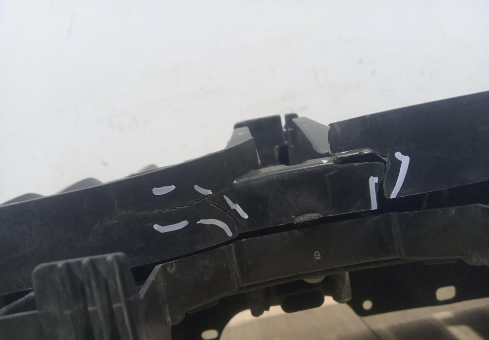 Воздушная заслонка бу BMW 6 G32 GT OEM 51137497775 Воздушная заслонка бу BMW 6 G32 GT OEM 51137497775