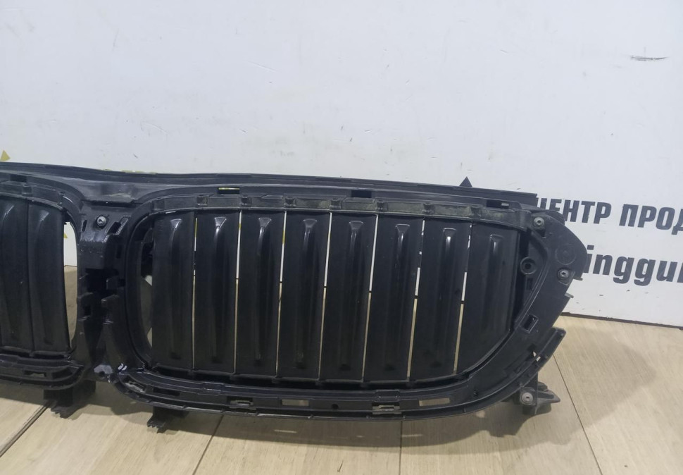 Воздушная заслонка бу BMW 6 G32 GT OEM 51137497775 Воздушная заслонка бу BMW 6 G32 GT OEM 51137497775