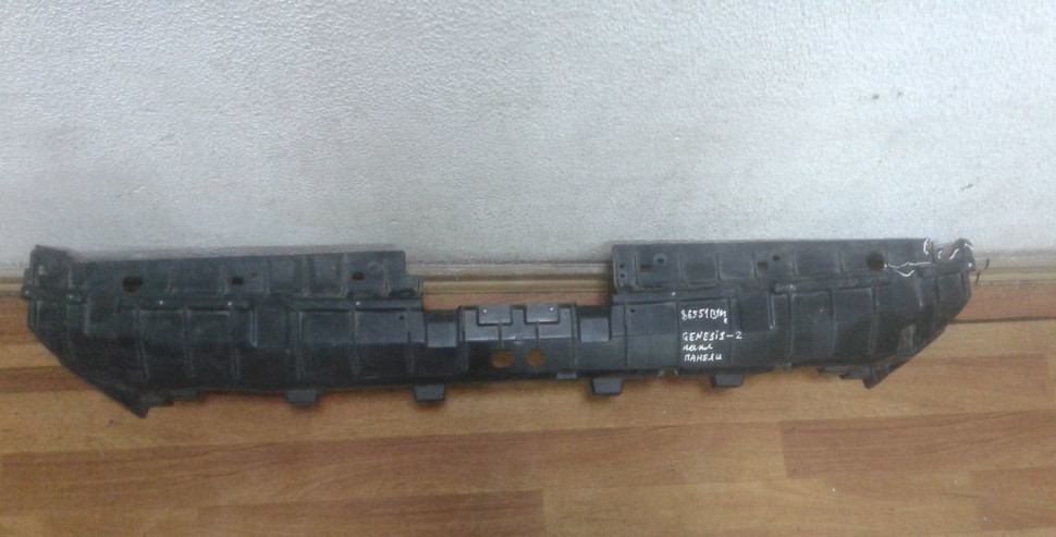 Накладка передней панели Hyundai Genesis 2 oem 86551B1000 (трещина)