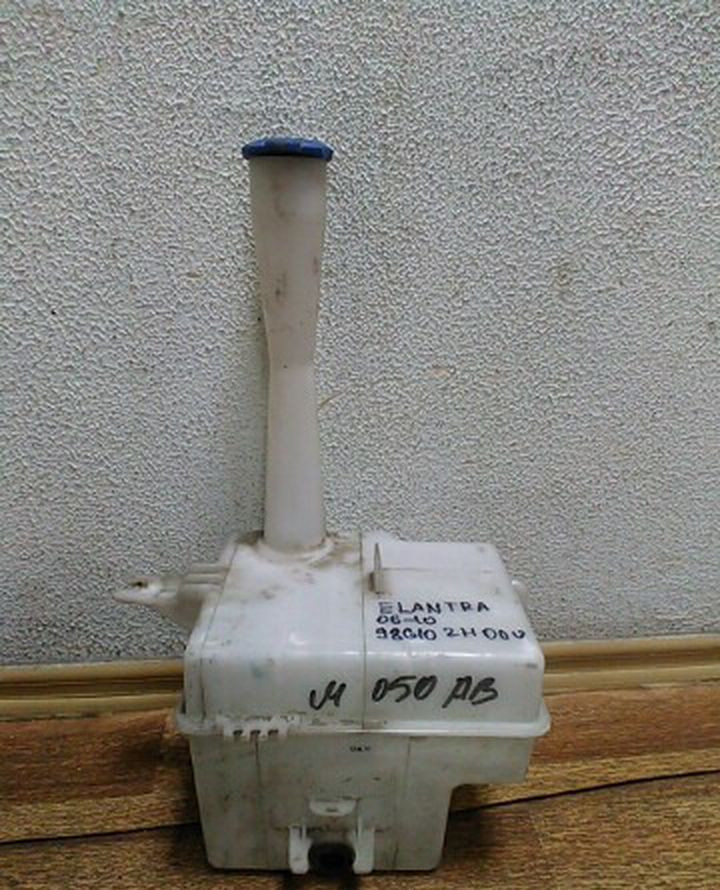 Бачок омывателя Hyundai Elantra (06-10) oem 986102h000