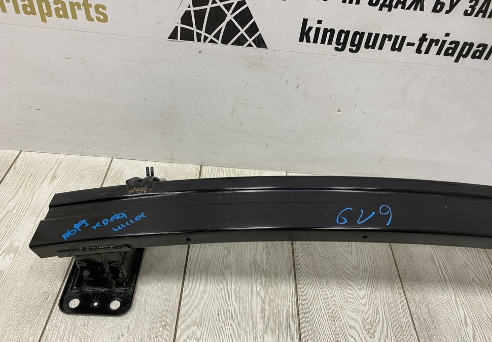 Усилитель переднего бампера Hyundai Creta 2016 OEM 64900M0000