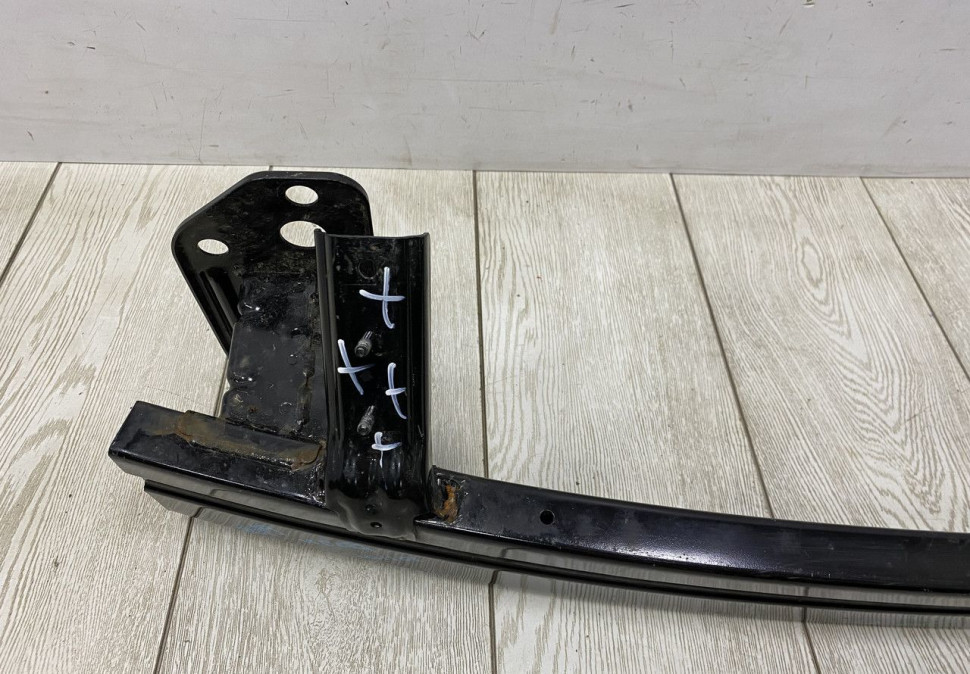 Усилитель переднего бампера Hyundai Creta 2016 OEM 64900M0000