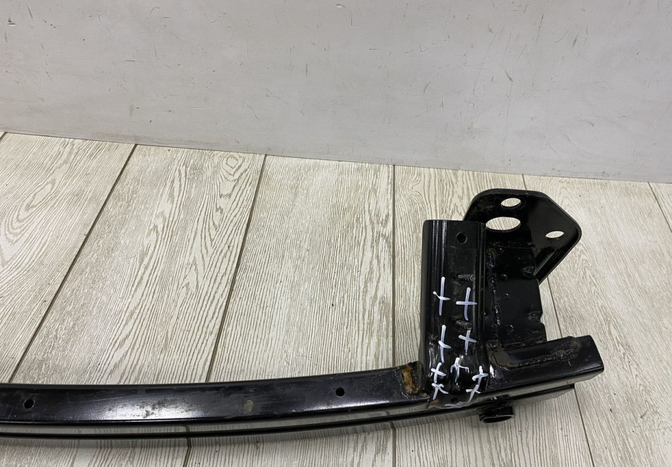 Усилитель переднего бампера Hyundai Creta 2016 OEM 64900M0000