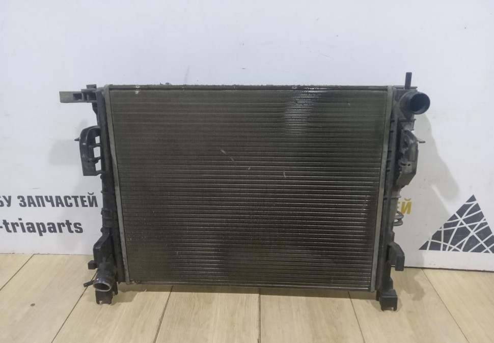 Радиатор охлаждения бу Renault Logan 2 OEM 214106179R