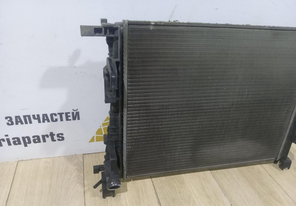 Радиатор охлаждения бу Renault Logan 2 OEM 214106179R Радиатор охлаждения бу Renault Logan 2 OEM 214106179R
