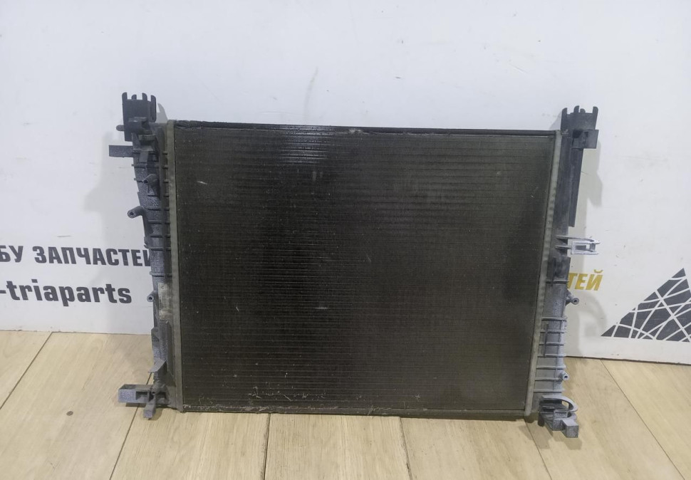 Радиатор охлаждения бу Renault Logan 2 OEM 214106179R Радиатор охлаждения бу Renault Logan 2 OEM 214106179R