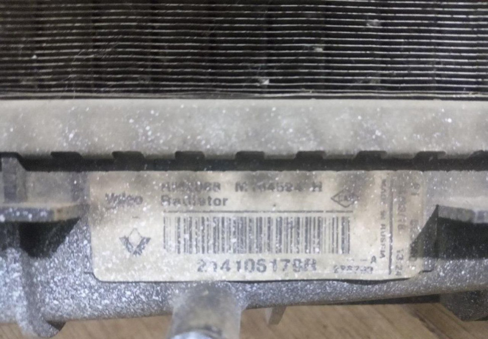Радиатор охлаждения бу Renault Logan 2 OEM 214106179R Радиатор охлаждения бу Renault Logan 2 OEM 214106179R