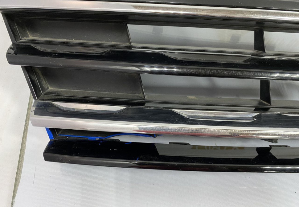 Решетка радиатора Volkswagen Tiguan 2 дорестайлинг 2016 OEM 5NA853653B 5NA853651 Решетка радиатора Volkswagen Tiguan 2 дорестайлинг 2016 OEM 5NA853653B 5NA853651