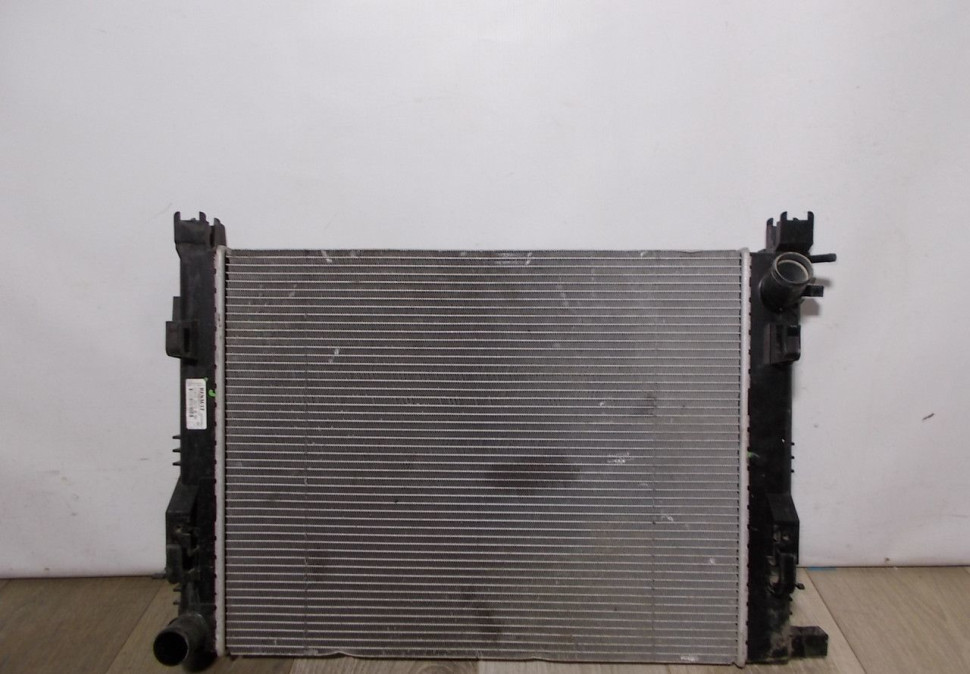 Радиатор охлаждения бу Renault Logan 2 OEM 214100078R