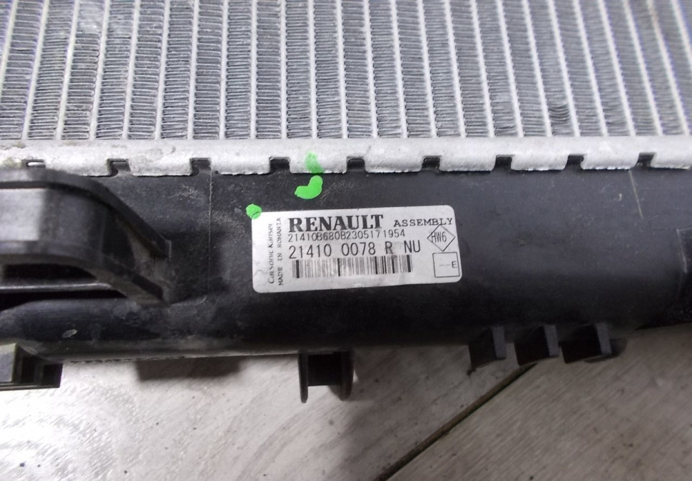 Радиатор охлаждения бу Renault Logan 2 OEM 214100078R
