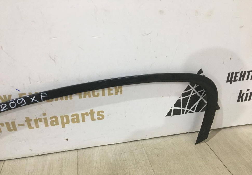 Молдинг двери задний левый BMW 5 G30 OEM 51407390125 Молдинг двери задний левый BMW 5 G30 OEM 51407390125