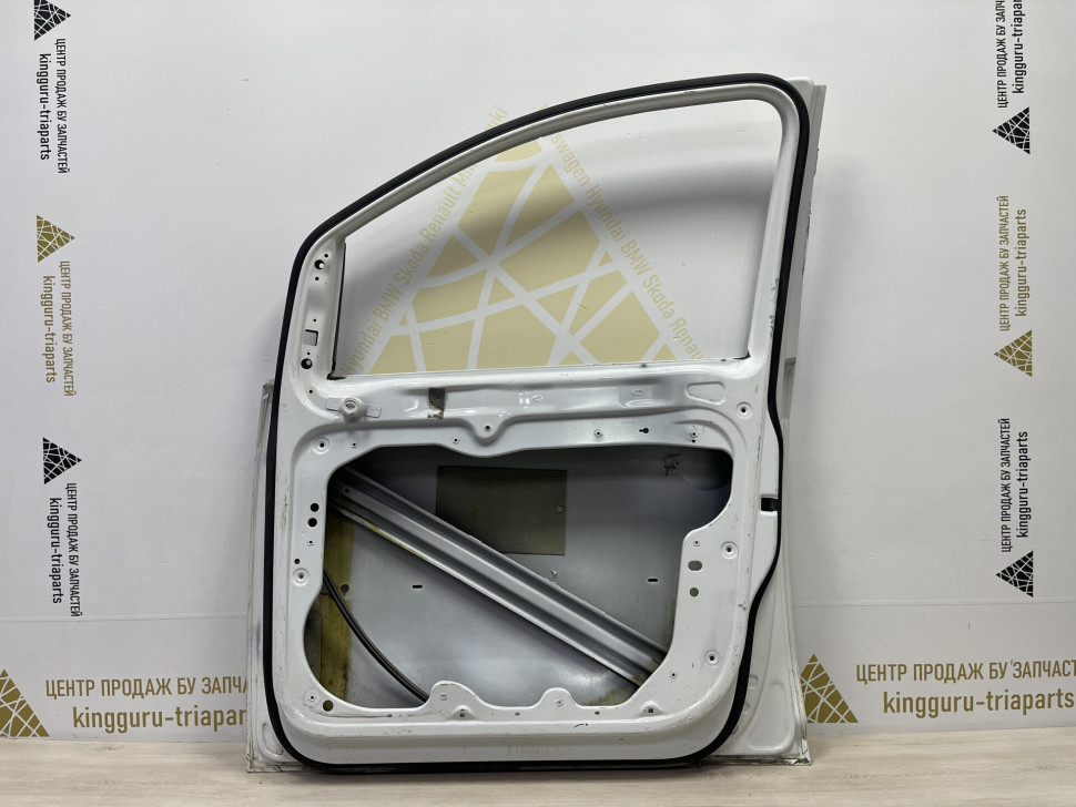 Дверь передняя правая Volkswagen Caddy 3 2003 OEM 2K0831056B