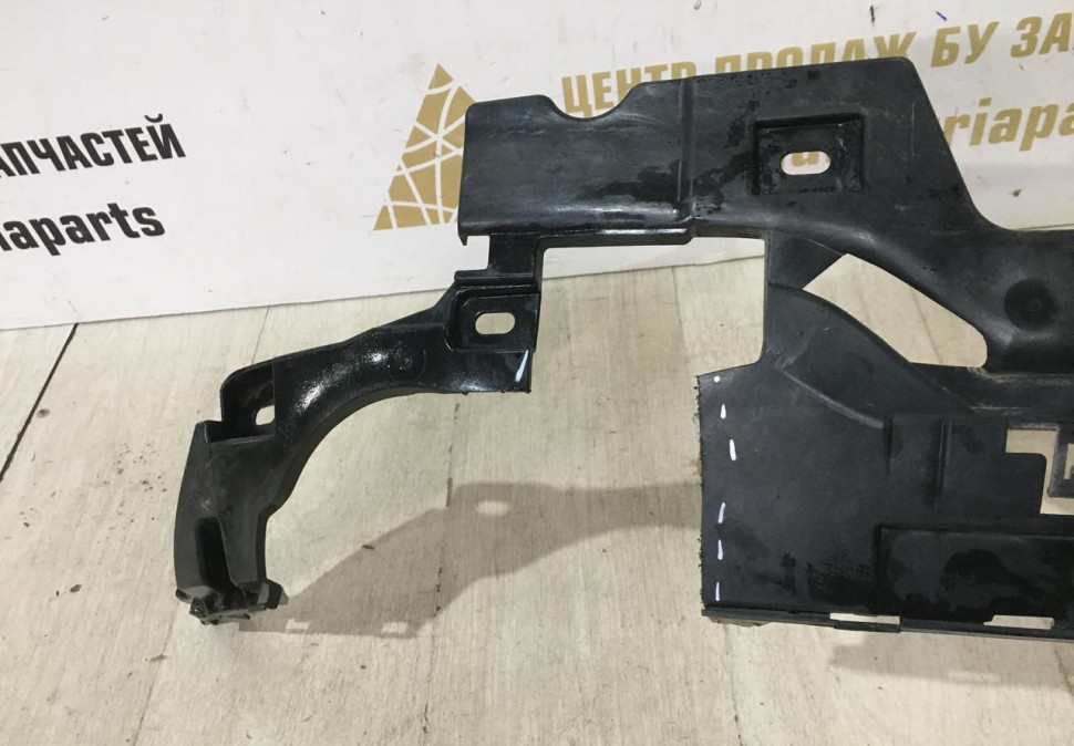 Кронштейн заднего бампера нижний BMW 3 G20 M-Pack OEM 51128069392 Кронштейн заднего бампера нижний BMW 3 G20 M-Pack OEM 51128069392