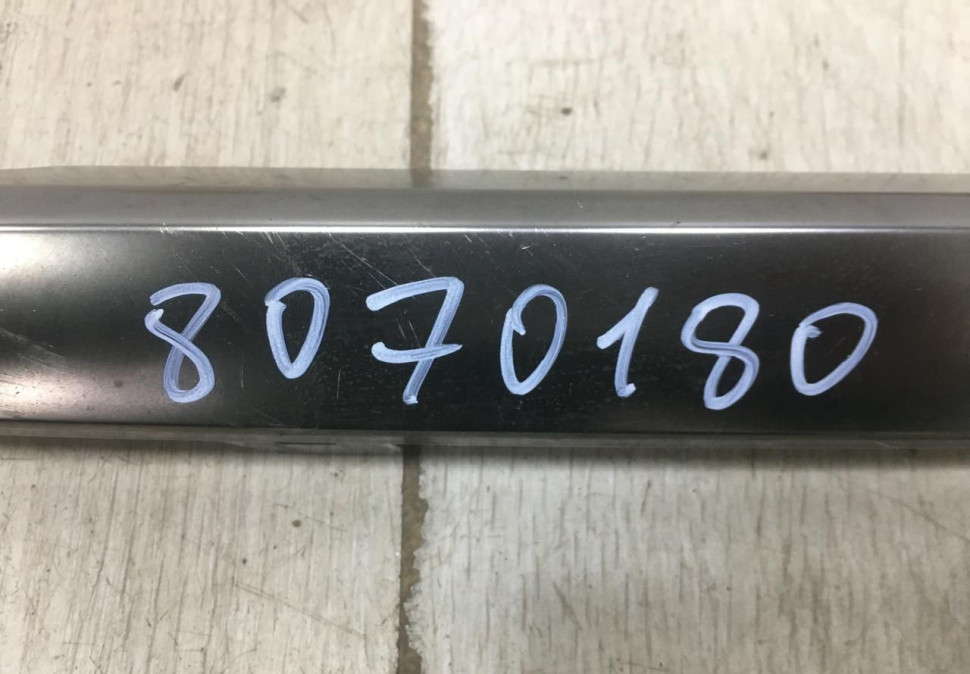 Молдинг переднего бампера правый BMW X6 G06 M-Pack OEM 51118070180