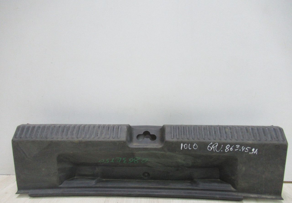 Обивка задней панели Volkswagen Polo седан 09- oem 6RU863459A