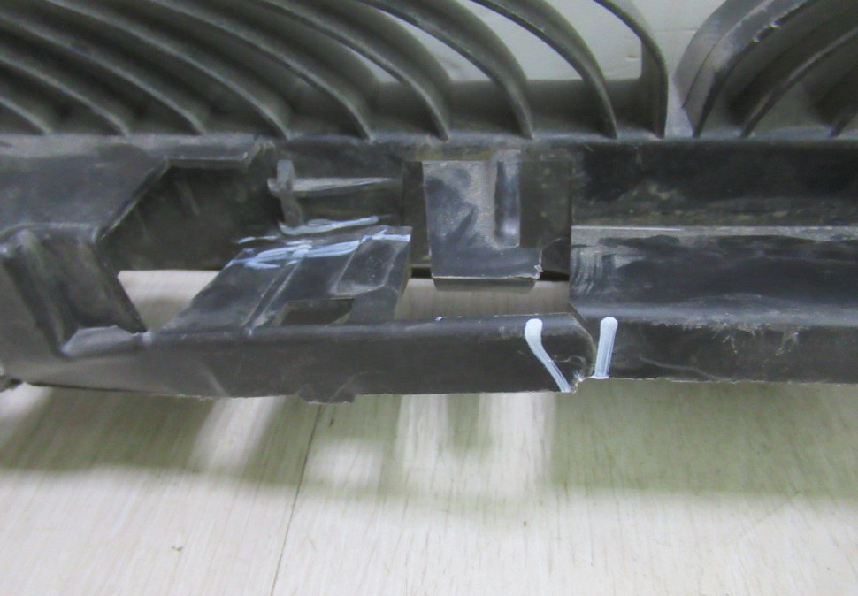 Кронштейн заднего бампера Volkswagen Tiguan 2 oem 5nr807863