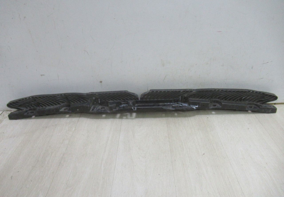 Кронштейн заднего бампера Volkswagen Tiguan 2 oem 5nr807863