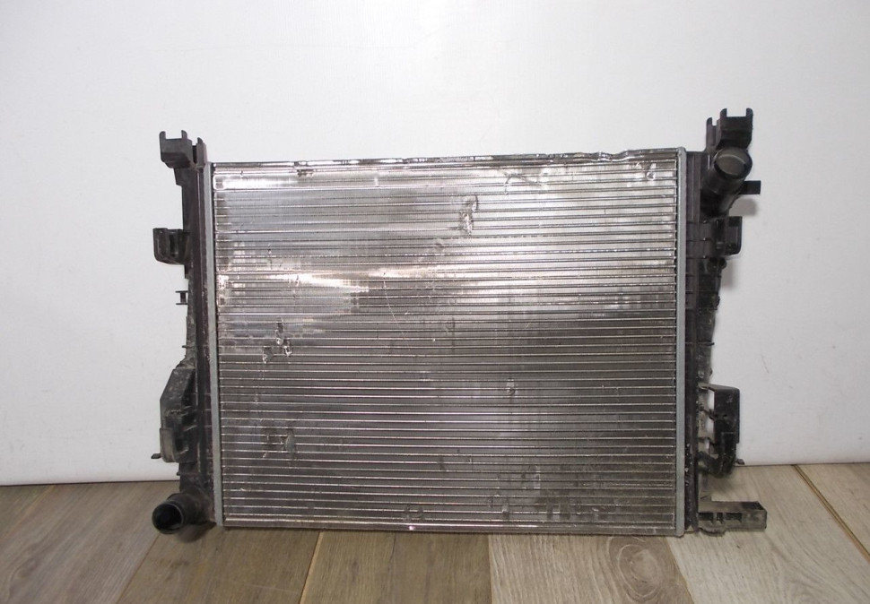 Радиатор охлаждения бу Renault Logan 2 OEM 214105731R