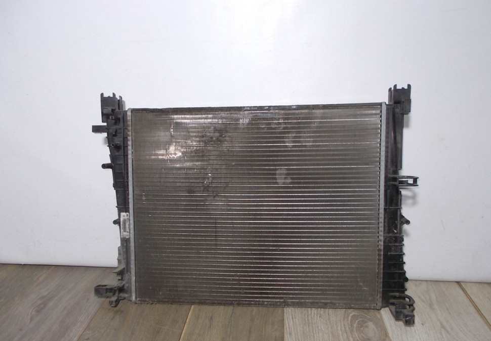 Радиатор охлаждения бу Renault Logan 2 OEM 214105731R Радиатор охлаждения бу Renault Logan 2 OEM 214105731R