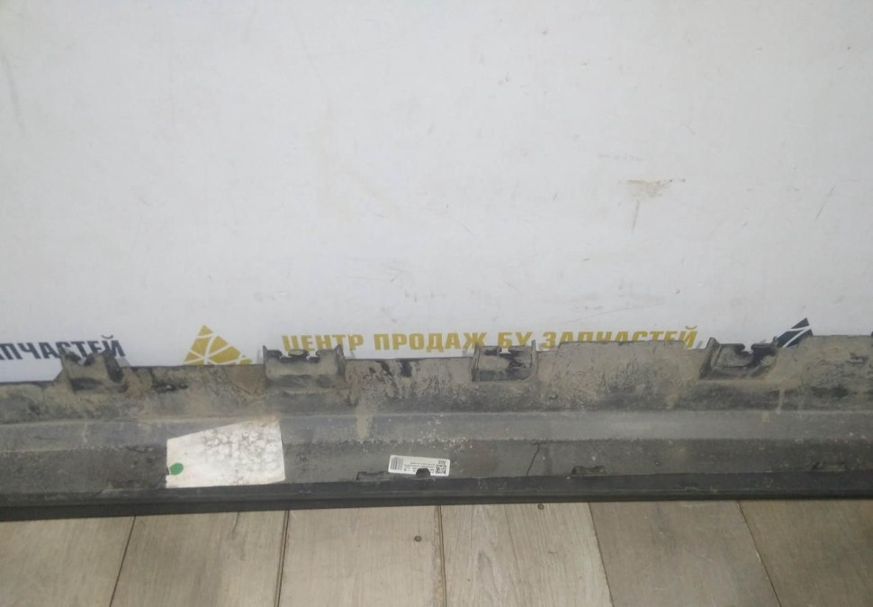 Порог правый бу BMW X7 G07 OEM 51779478332