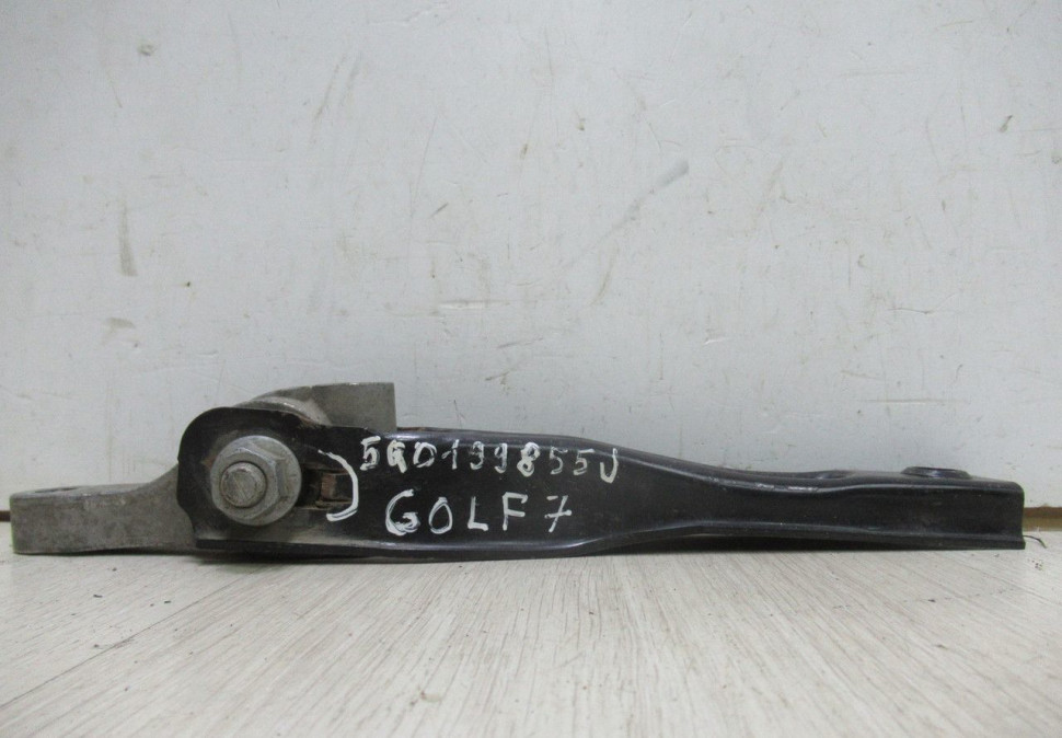 Опора двигателя задняя нижняя Volkswagen Golf 7 oem 5q0199855